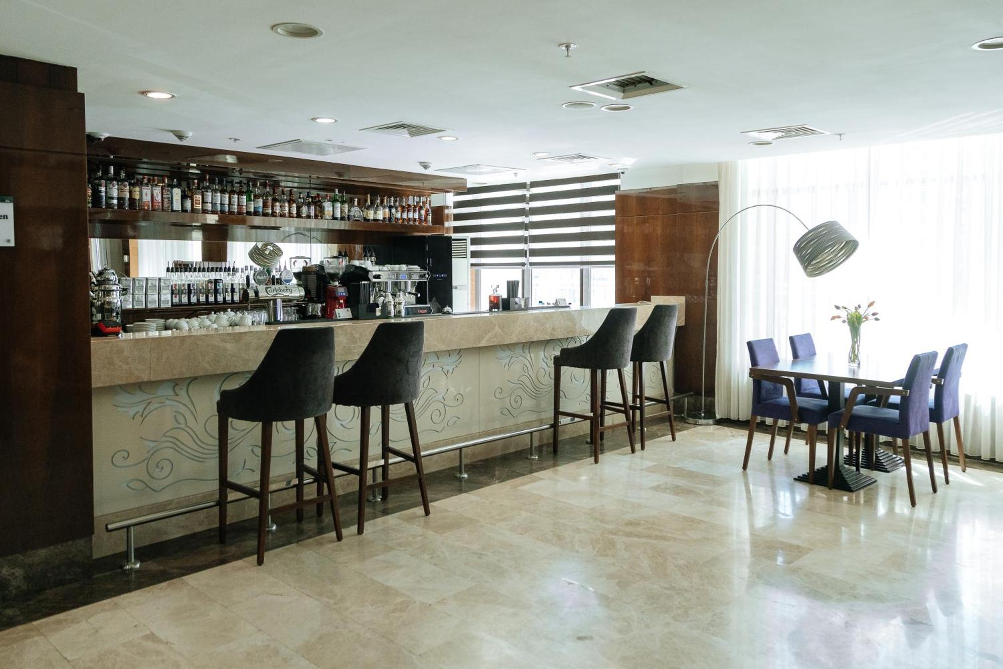 Holiday Inn Aktau By Ihg Εξωτερικό φωτογραφία