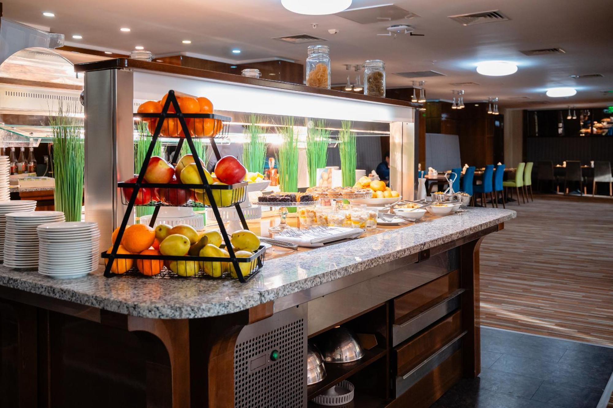 Holiday Inn Aktau By Ihg Εξωτερικό φωτογραφία