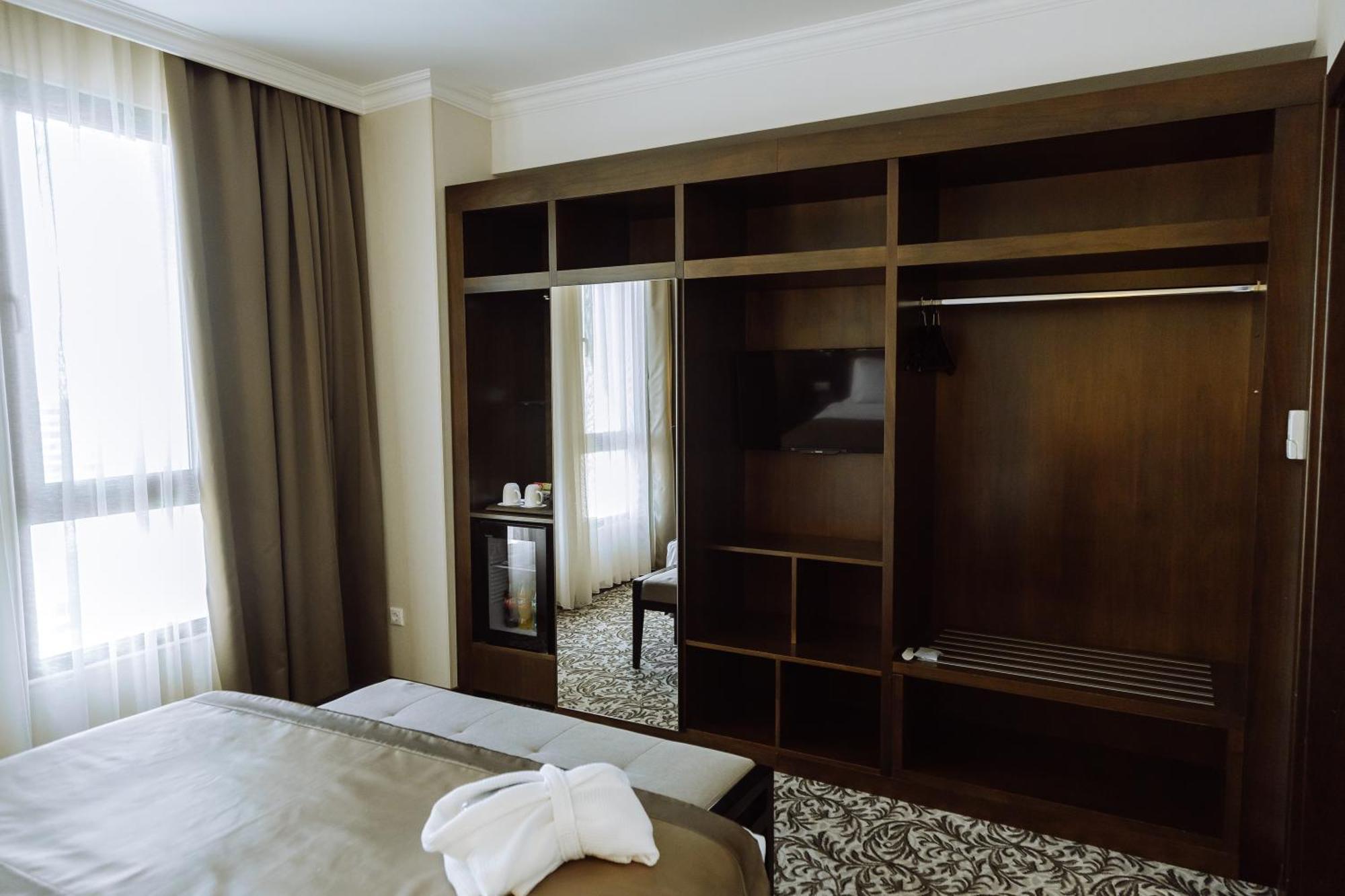 Holiday Inn Aktau By Ihg Εξωτερικό φωτογραφία