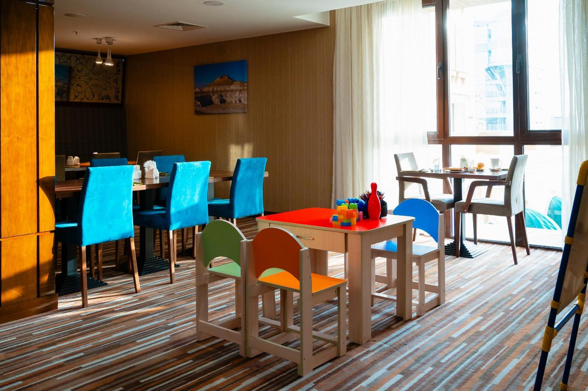 Holiday Inn Aktau By Ihg Εξωτερικό φωτογραφία