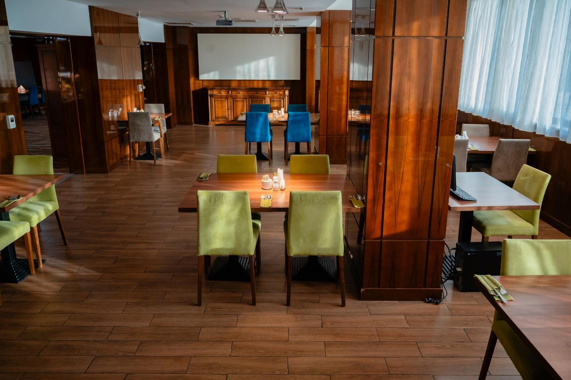 Holiday Inn Aktau By Ihg Εξωτερικό φωτογραφία