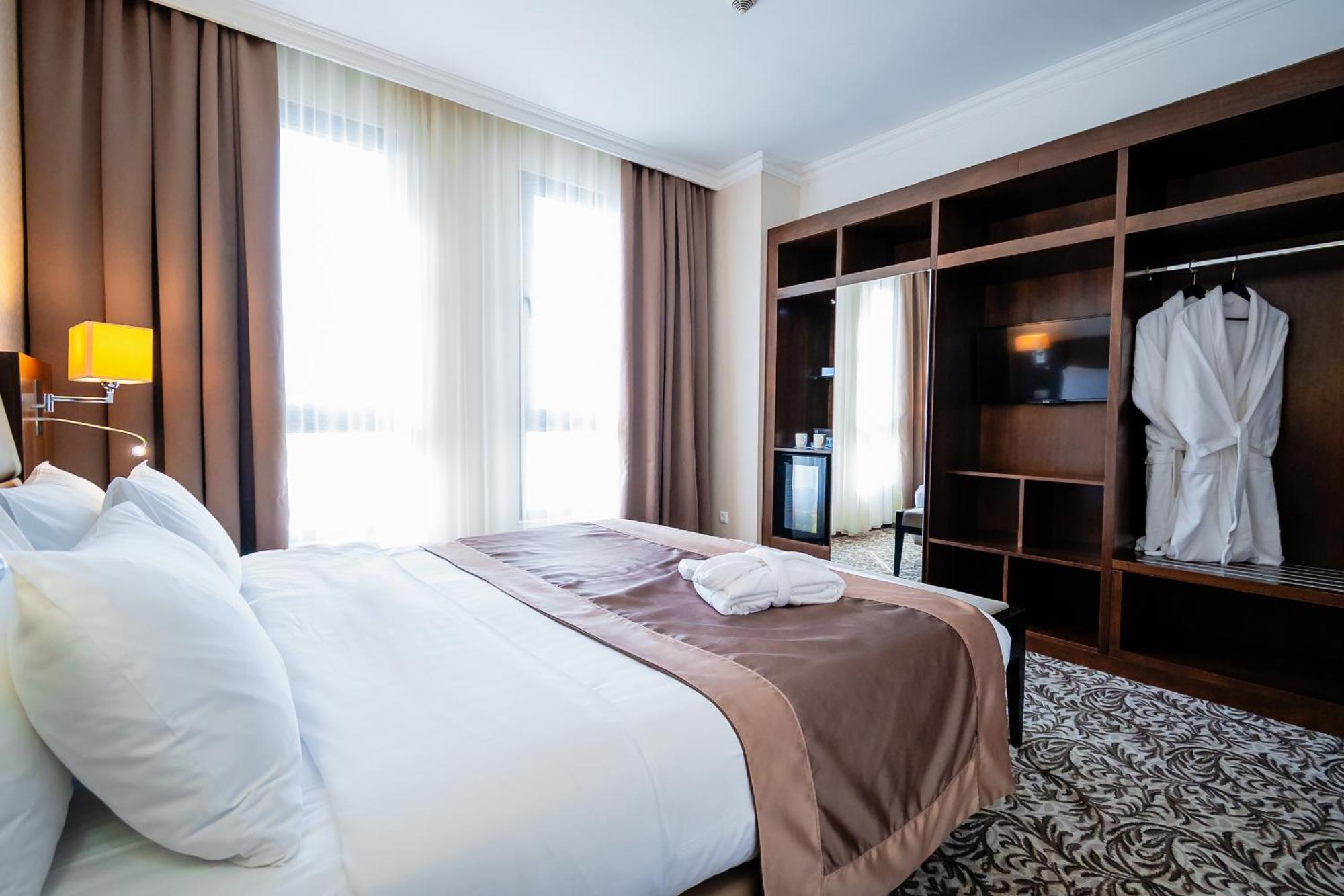 Holiday Inn Aktau By Ihg Εξωτερικό φωτογραφία