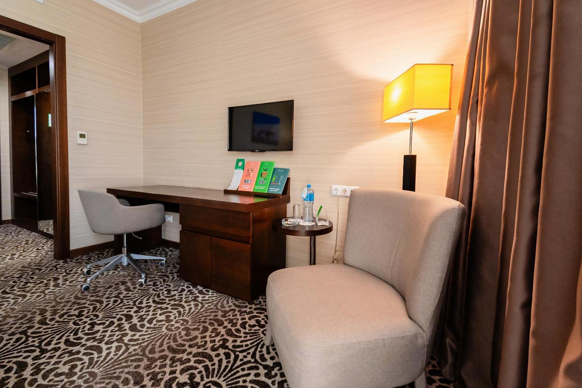 Holiday Inn Aktau By Ihg Εξωτερικό φωτογραφία