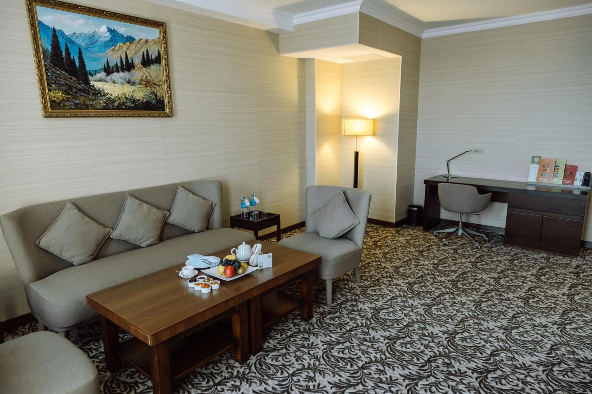 Holiday Inn Aktau By Ihg Εξωτερικό φωτογραφία